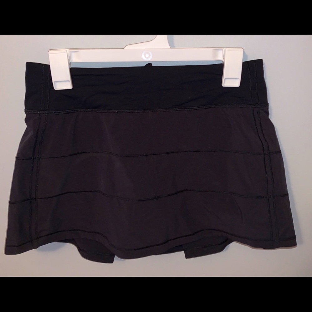 Size 6 lulu lemon skirt